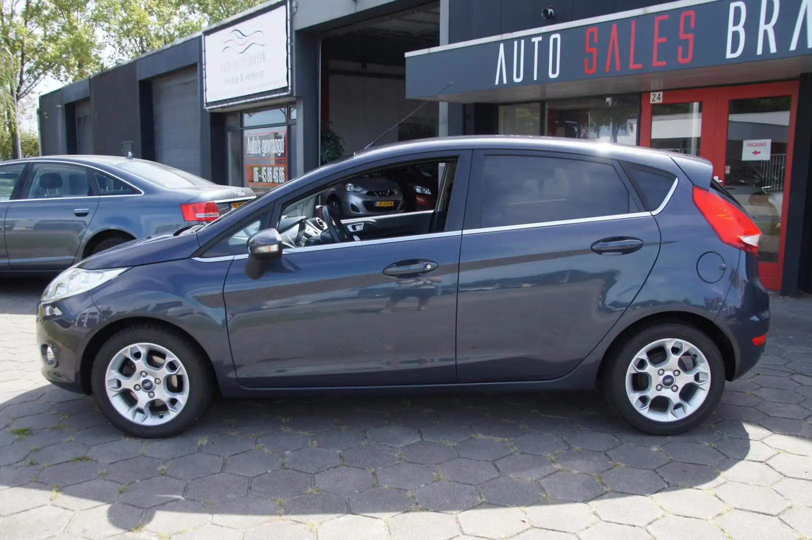 Ford Fiesta 1.6 Titanium Grijs - 2