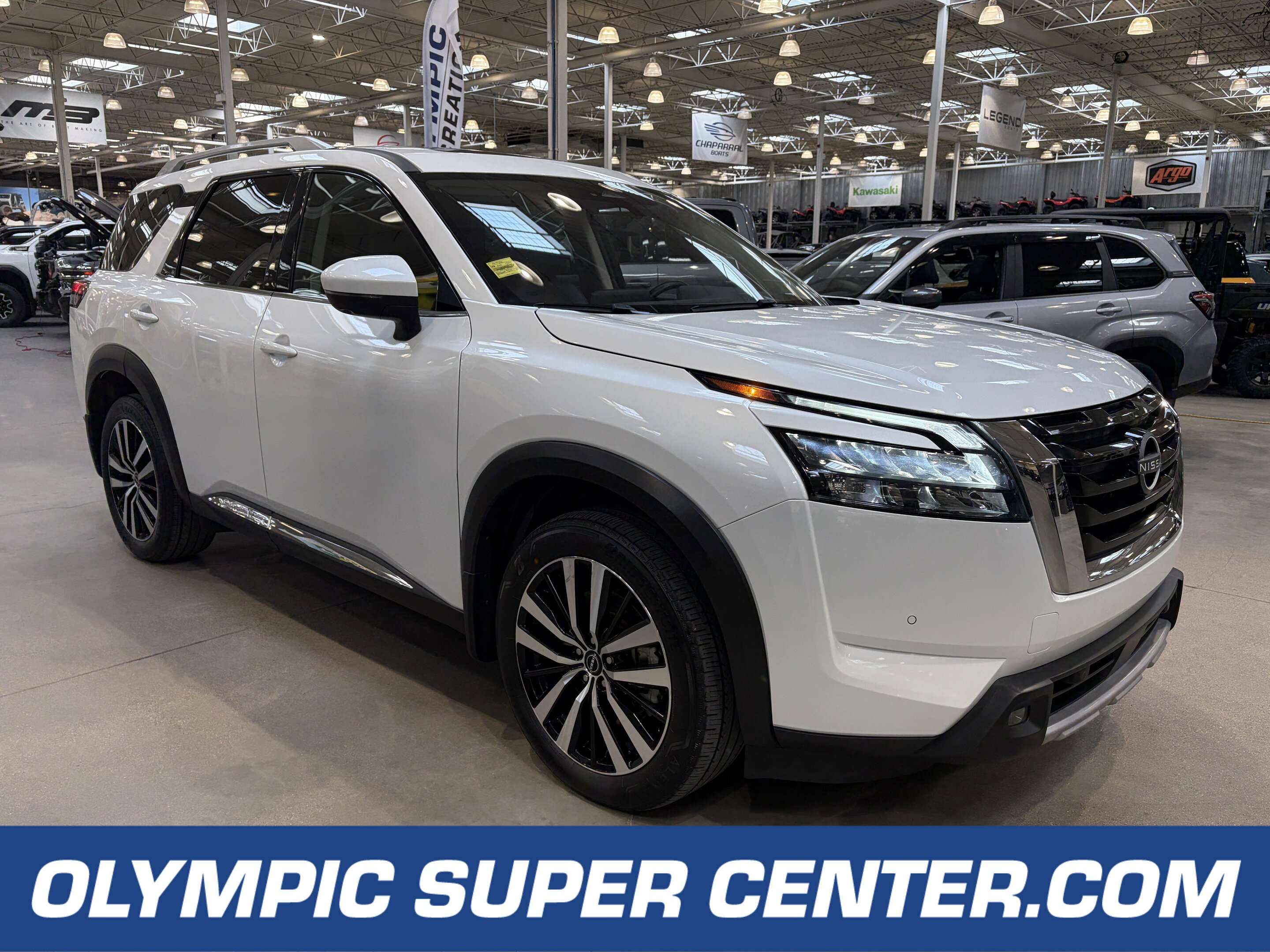 2025 Nissan Pathfinder Platinum | SUNROOF | 3RD ROW | LEATHER |