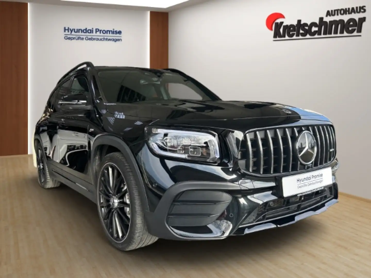 Mercedes-Benz GLB 35 AMG 4M MBU X Pano AHK 360°LED Plus Night Paket Head-Up Noir - 1