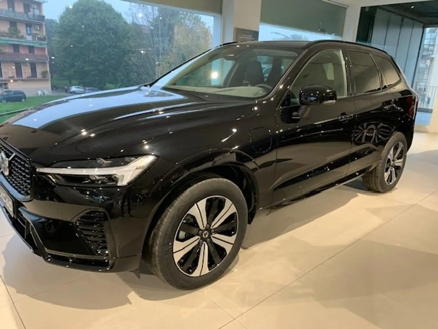 Volvo XC60 XC60 2.0 t6 phev Plus Dark awd auto km zero Nero - 2