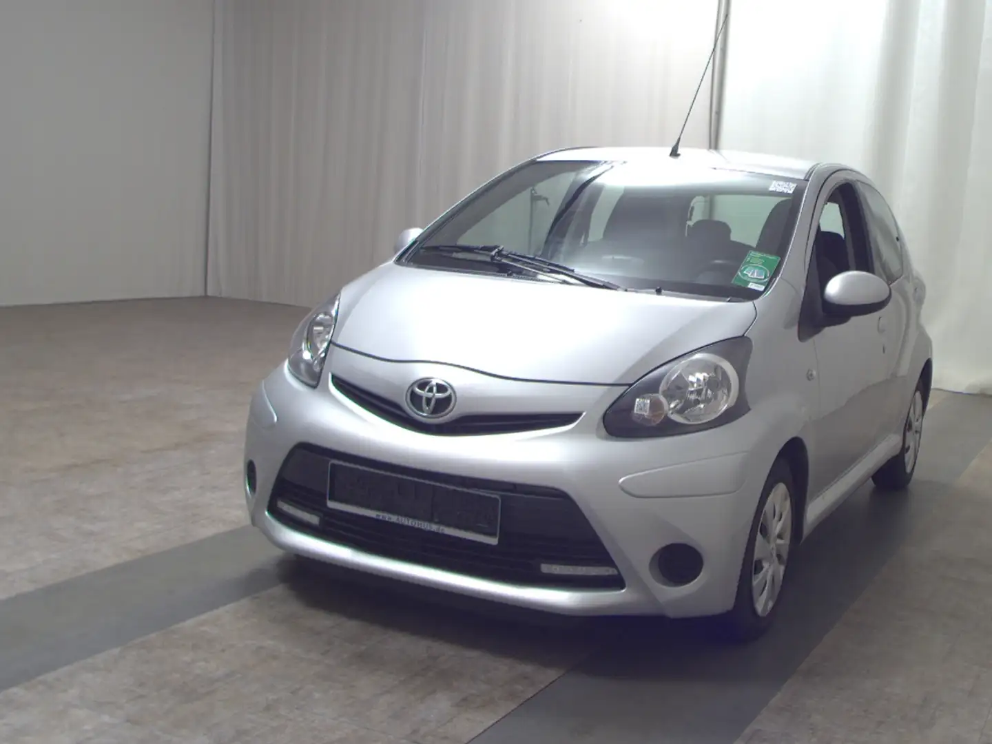 Toyota Aygo 1.0 Automatik Bluetooth Klima Argintiu - 2