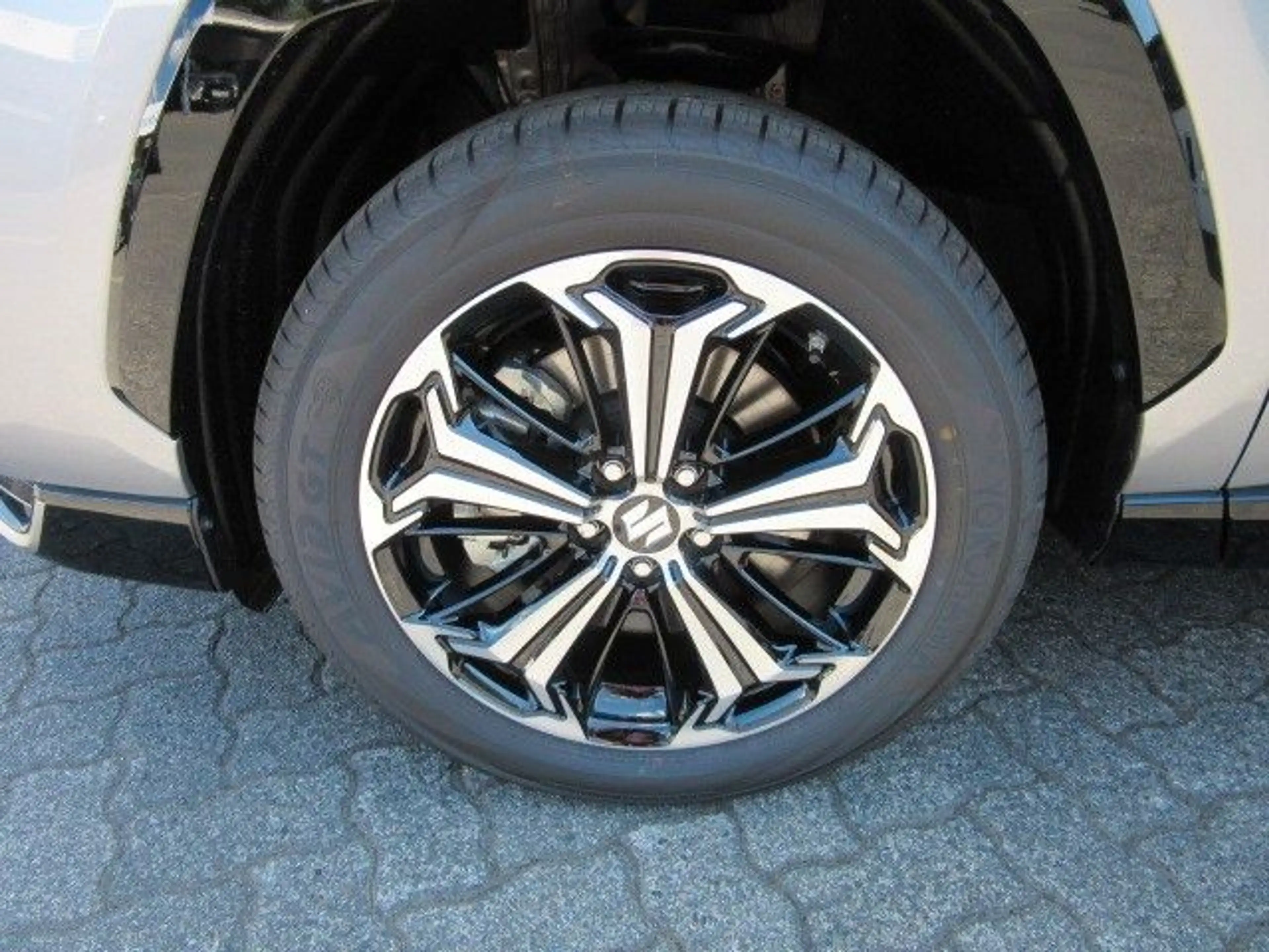 Suzuki Across 2,5 4x4 Plug-in-Hybrid Comfort+*8 J.Garan — photo 9