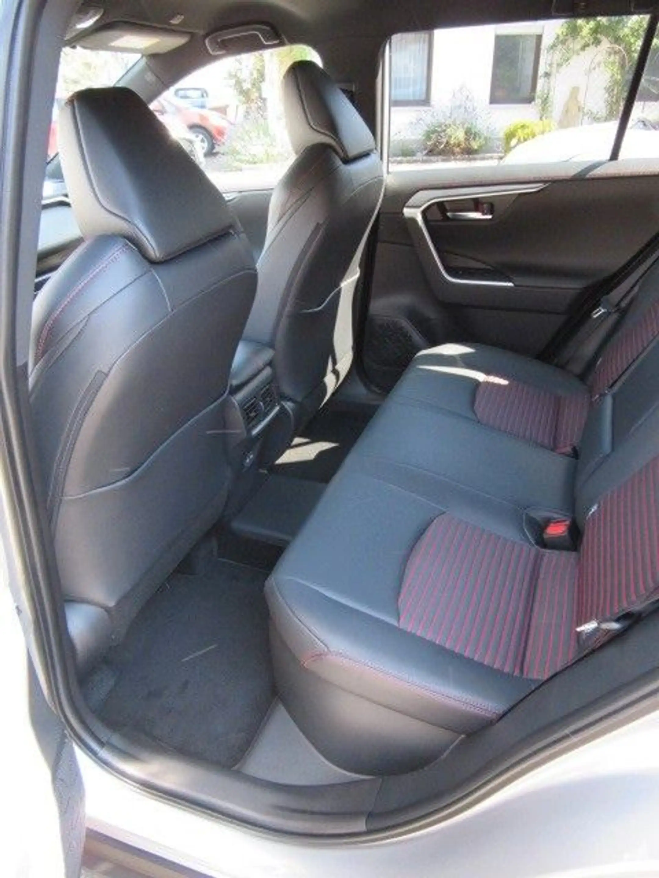 Suzuki Across 2,5 4x4 Plug-in-Hybrid Comfort+*8 J.Garan — photo 12