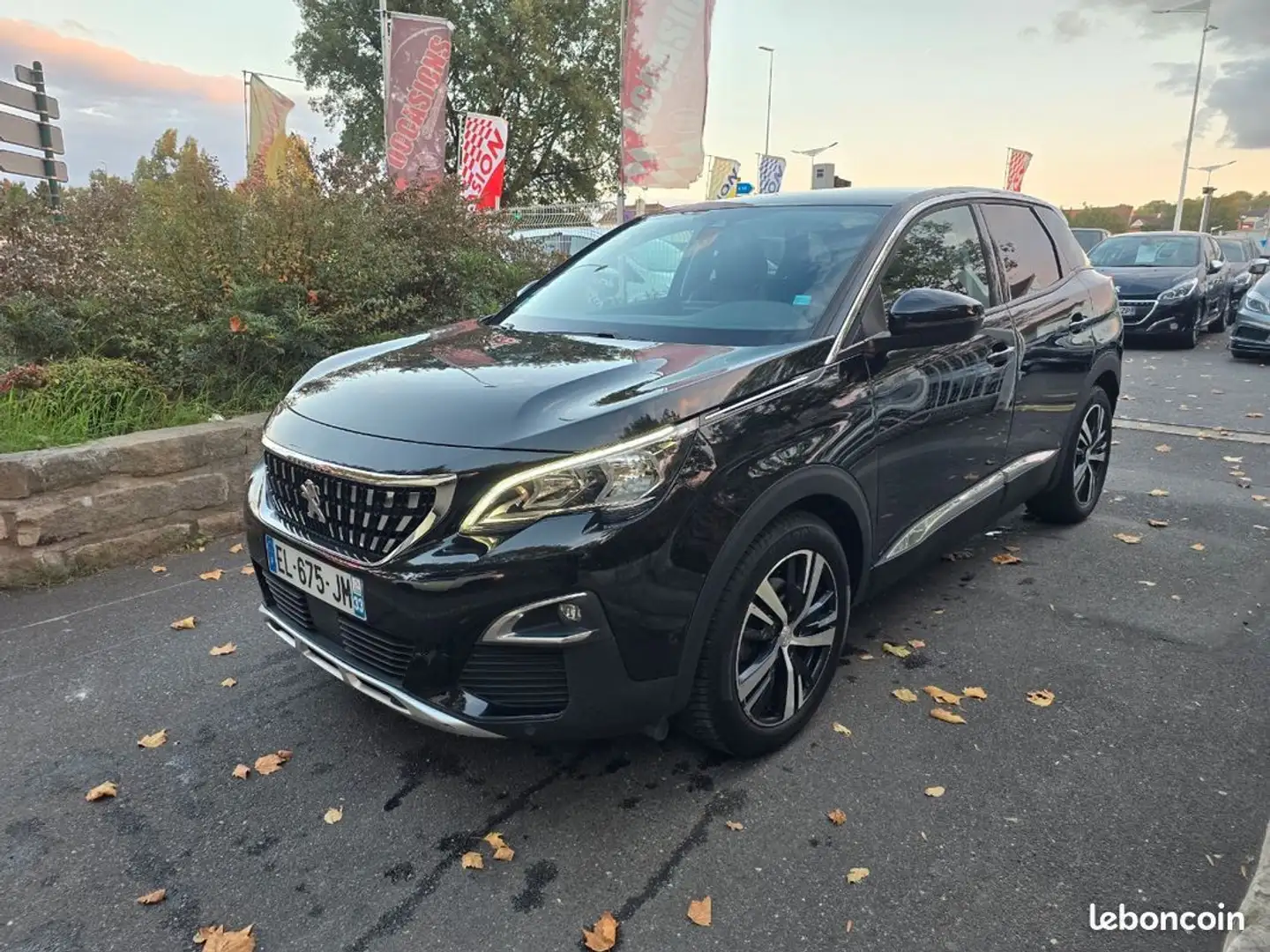 Peugeot 3008 1.2l Ess 130ch Allure GARANTIE Schwarz - 1