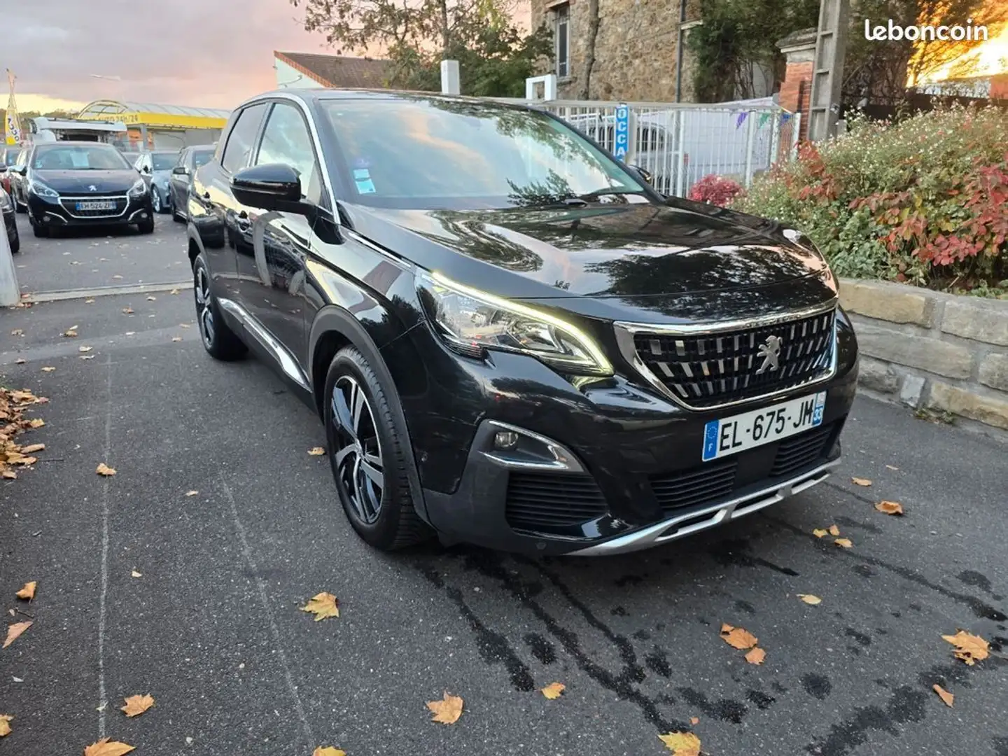 Peugeot 3008 1.2l Ess 130ch Allure GARANTIE Schwarz - 2