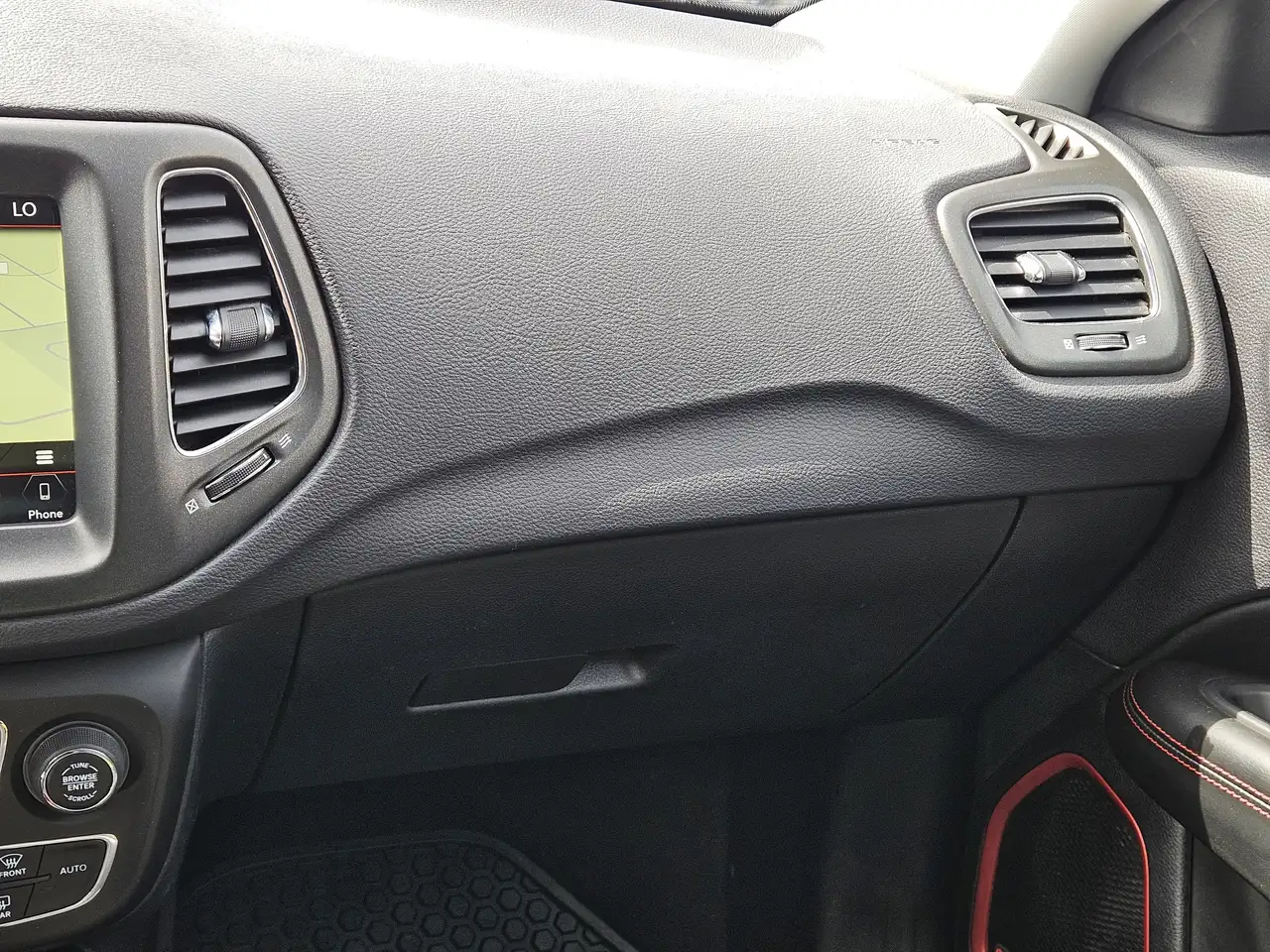 Jeep Compass photo Jeep Compass