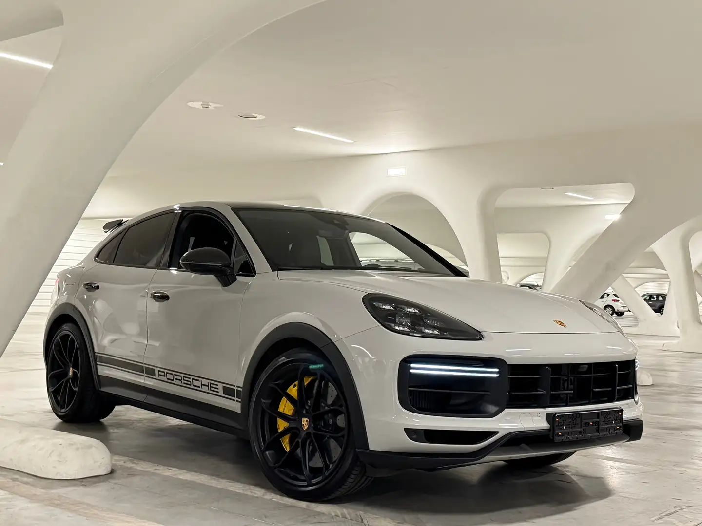Porsche Cayenne Coupé 4.0i Turbo GT Pack Carbon Ceramic Gris - 2