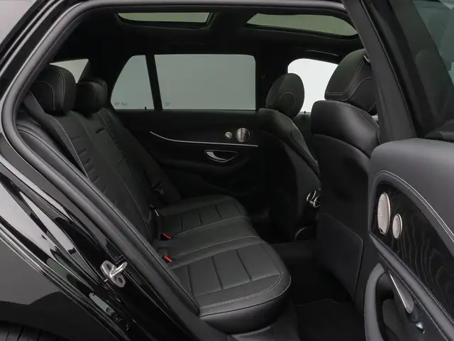 Mercedes-Benz E-Class view 26