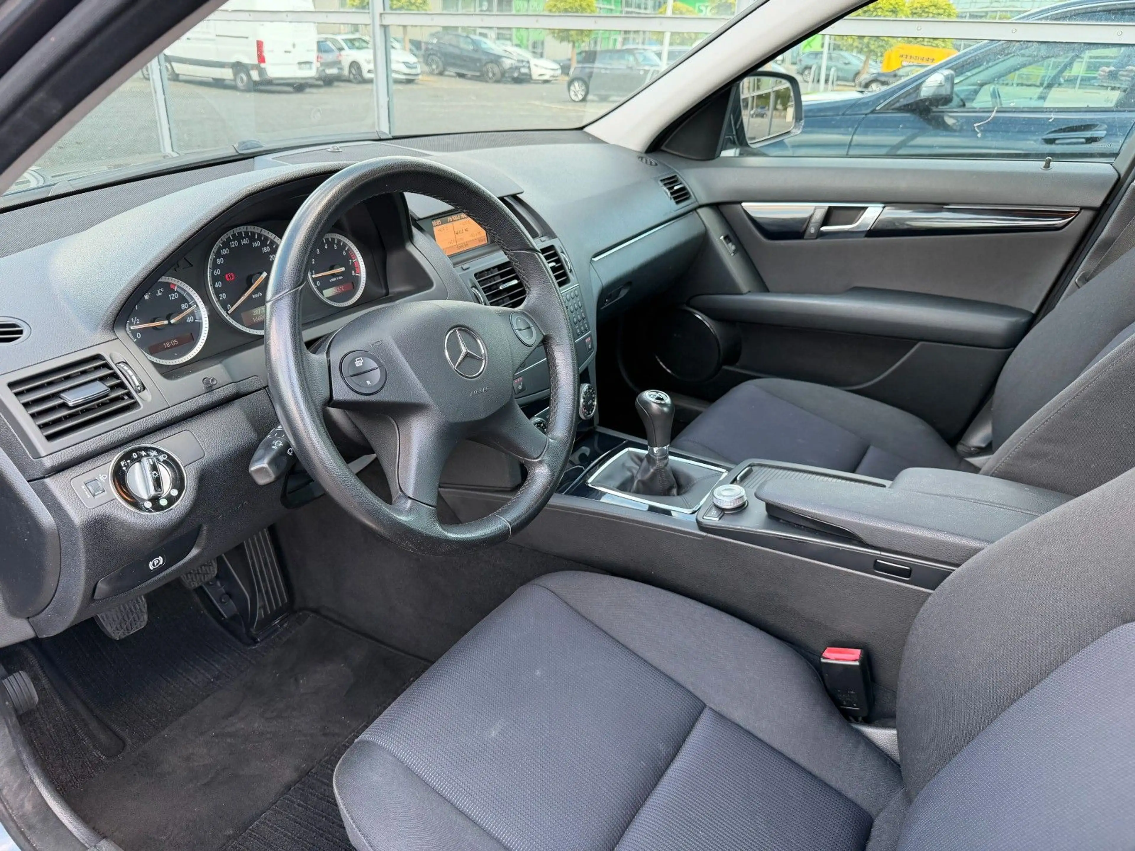 Mercedes-Benz C 180 Kompressor PDC Sitzheizung Servo — photo 9