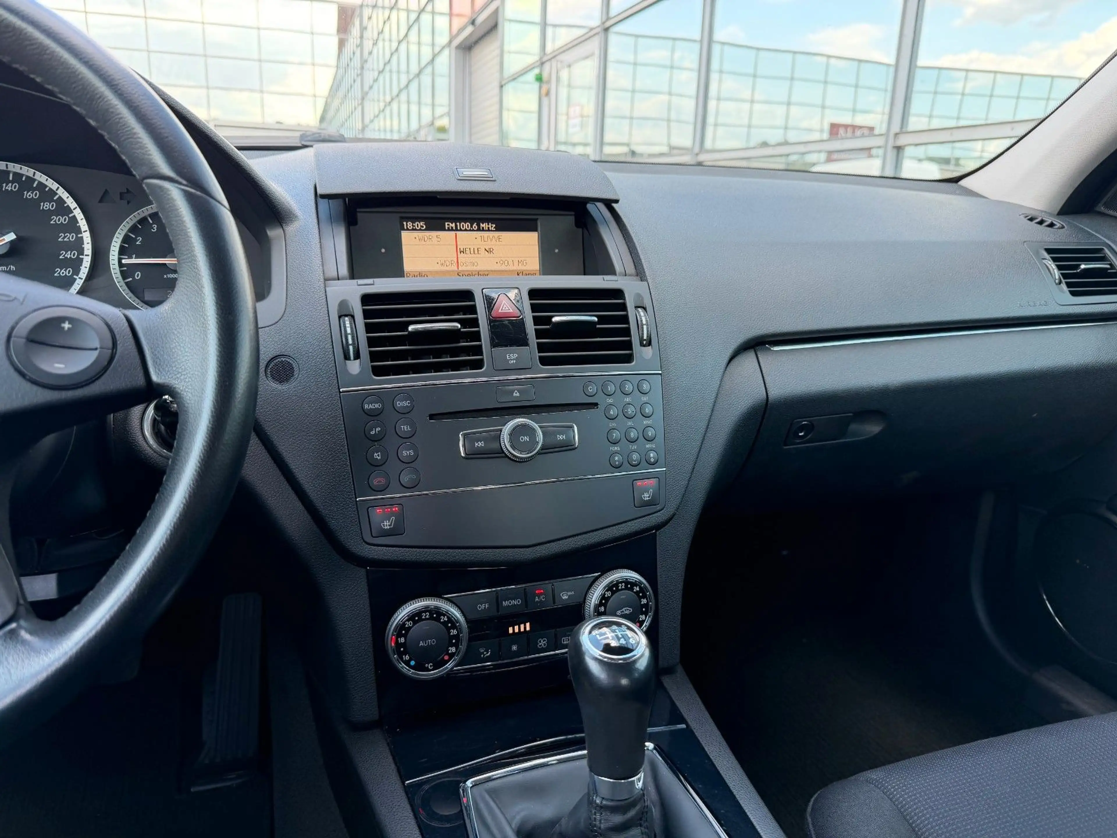 Mercedes-Benz C 180 Kompressor PDC Sitzheizung Servo — photo 11