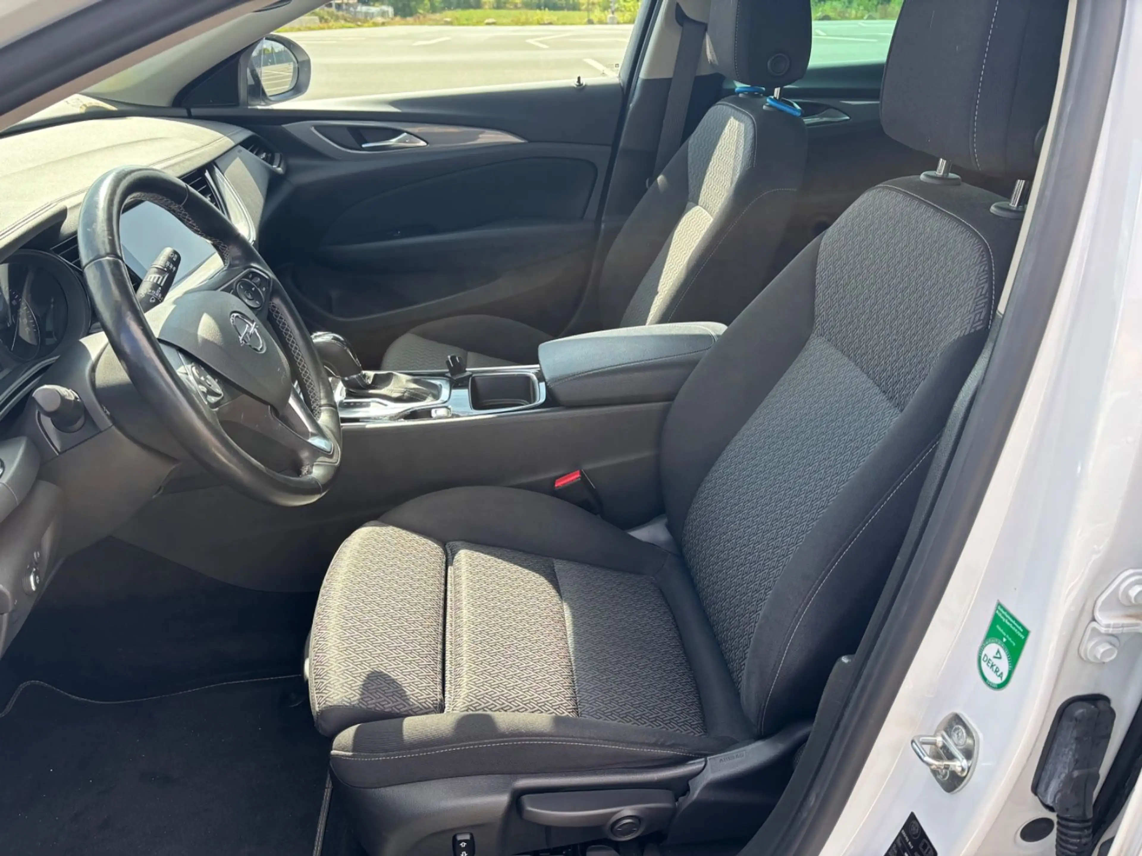 Opel Insignia B Sports Tourer Business Edition — photo 10
