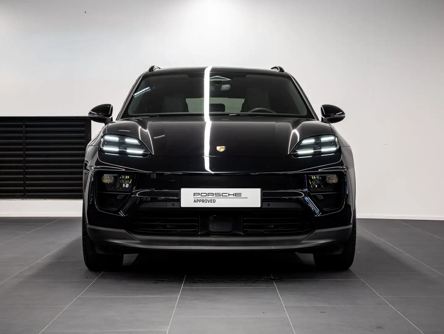 Porsche Macan 4 Schwarz - 2