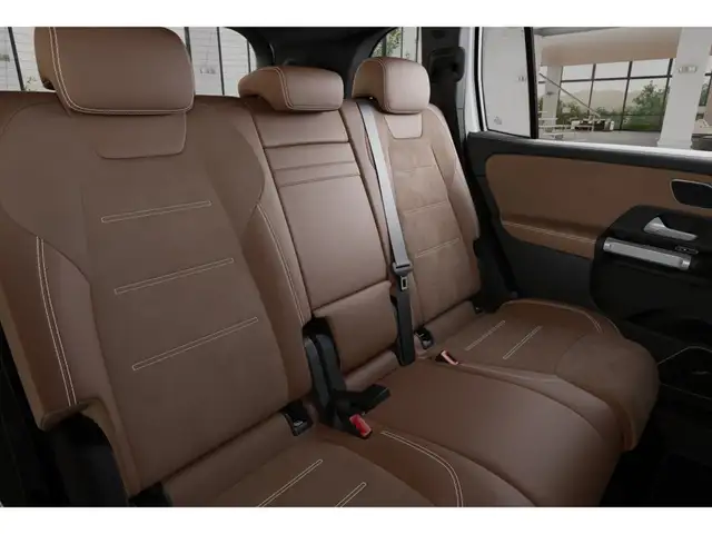 Mercedes-Benz GLB view 10