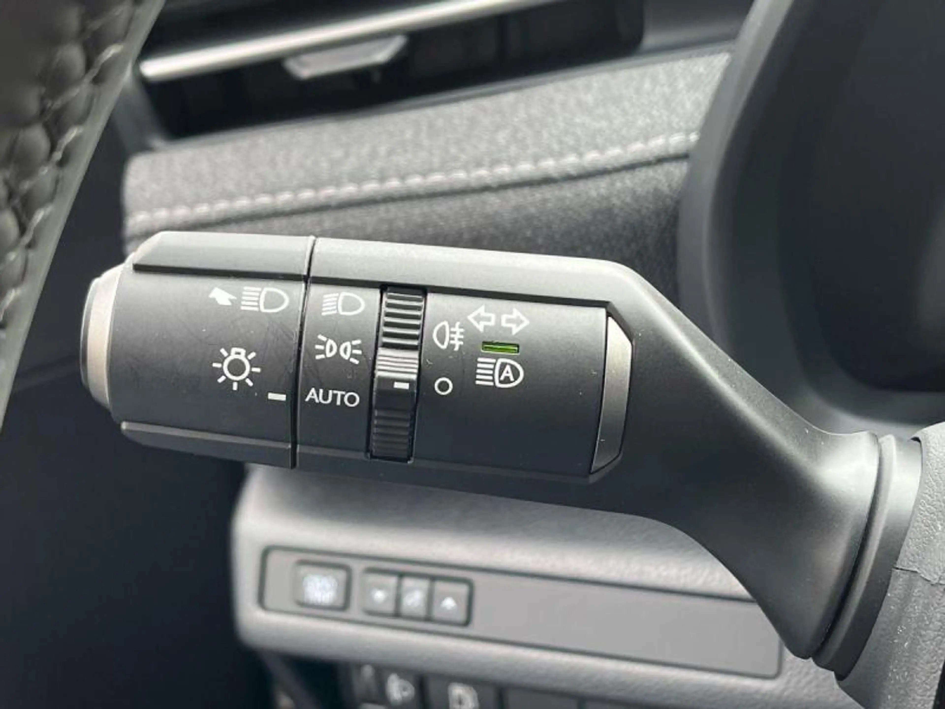 Lexus LBX Base+cam+dab+17inch alu velgen — photo 15