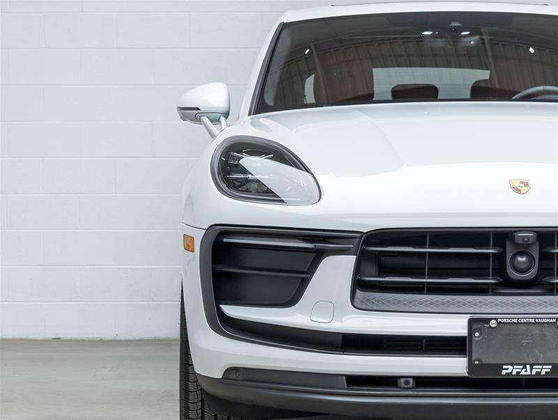 2025 Porsche Macan AWD — снимка 1