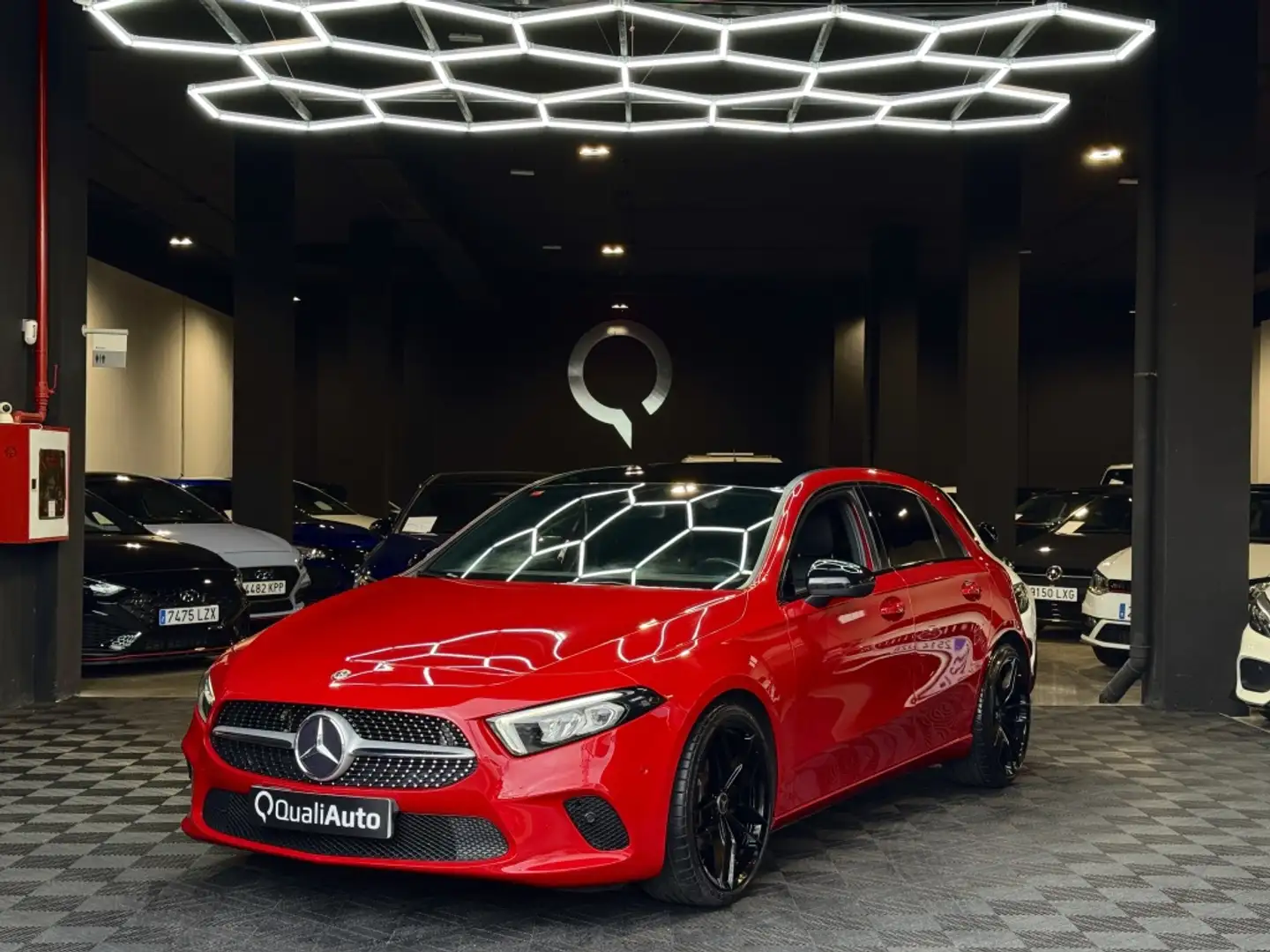 Mercedes-Benz A 180 180d 7G-DCT Червоний - 1