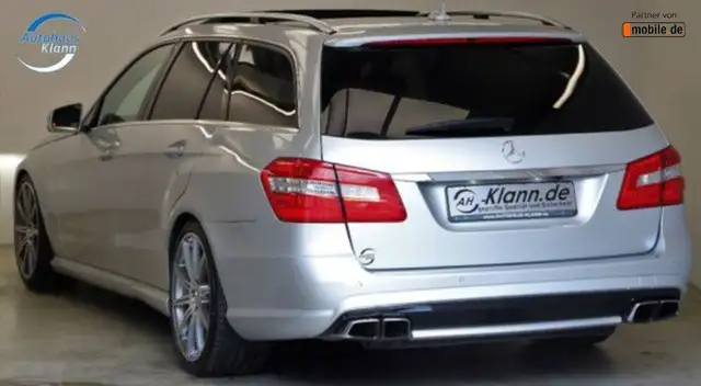 Mercedes-Benz E Class view 4