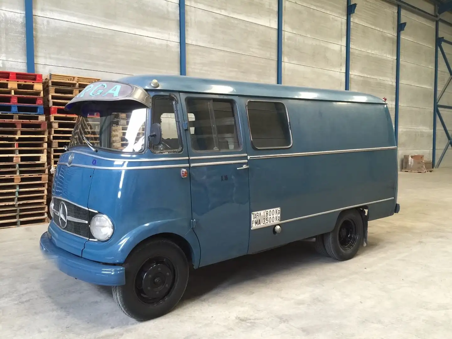 Mercedes-Benz 319L Синий - 2