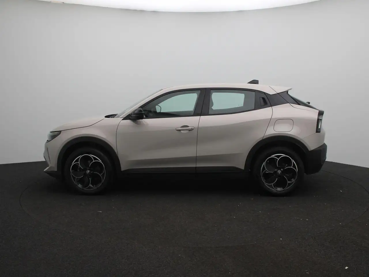 Alfa Romeo Junior 2025