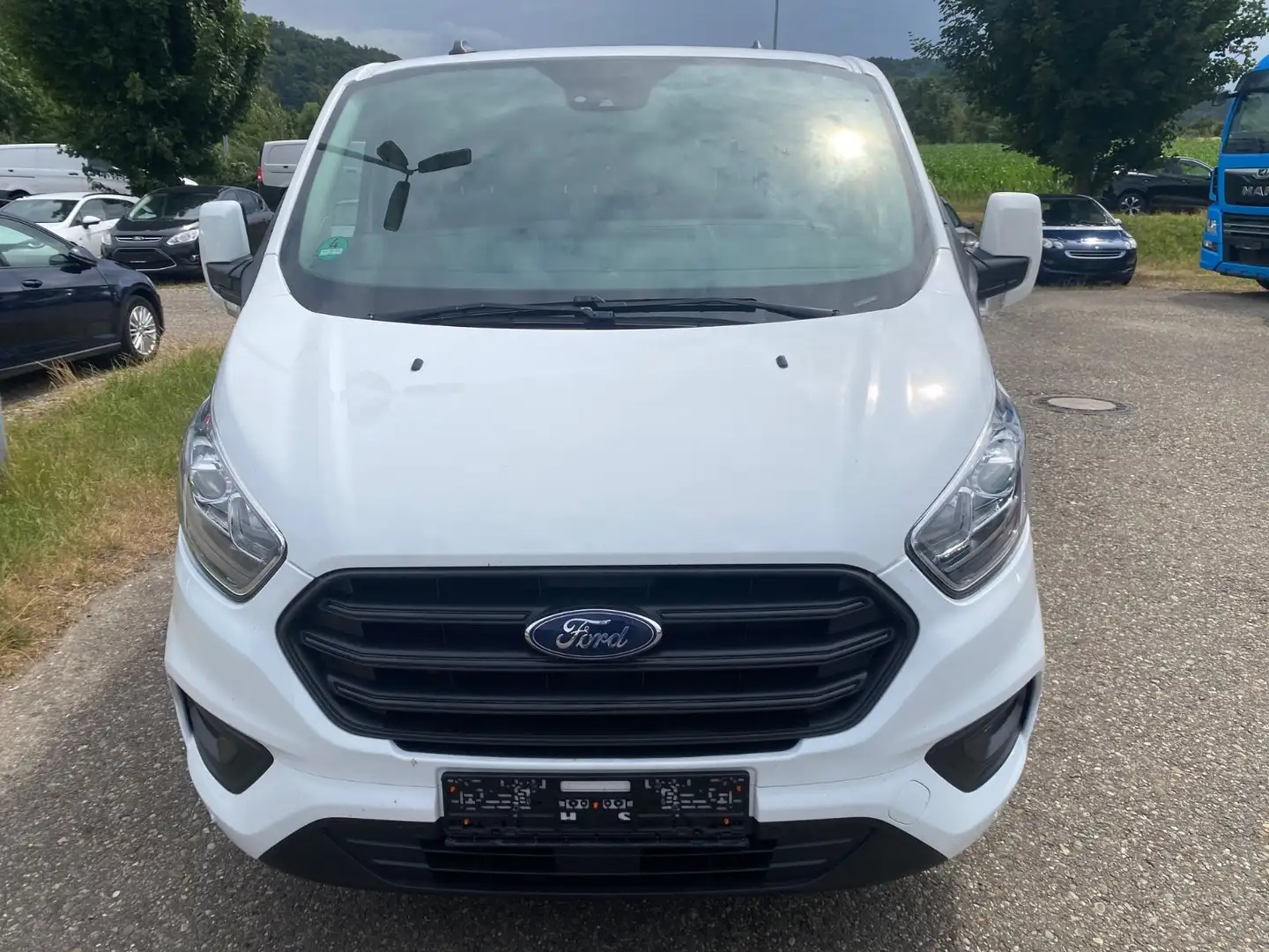 Ford Transit Custom 300 L2 H1 96KW Klima Totw SHZ Kam Weiß - 2