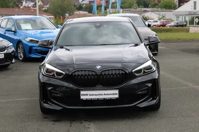 BMW 1 Series view 3