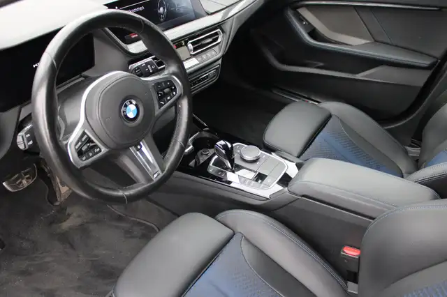 BMW 1 Series view 8