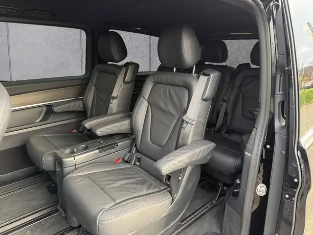 Mercedes-Benz V-Class view 9