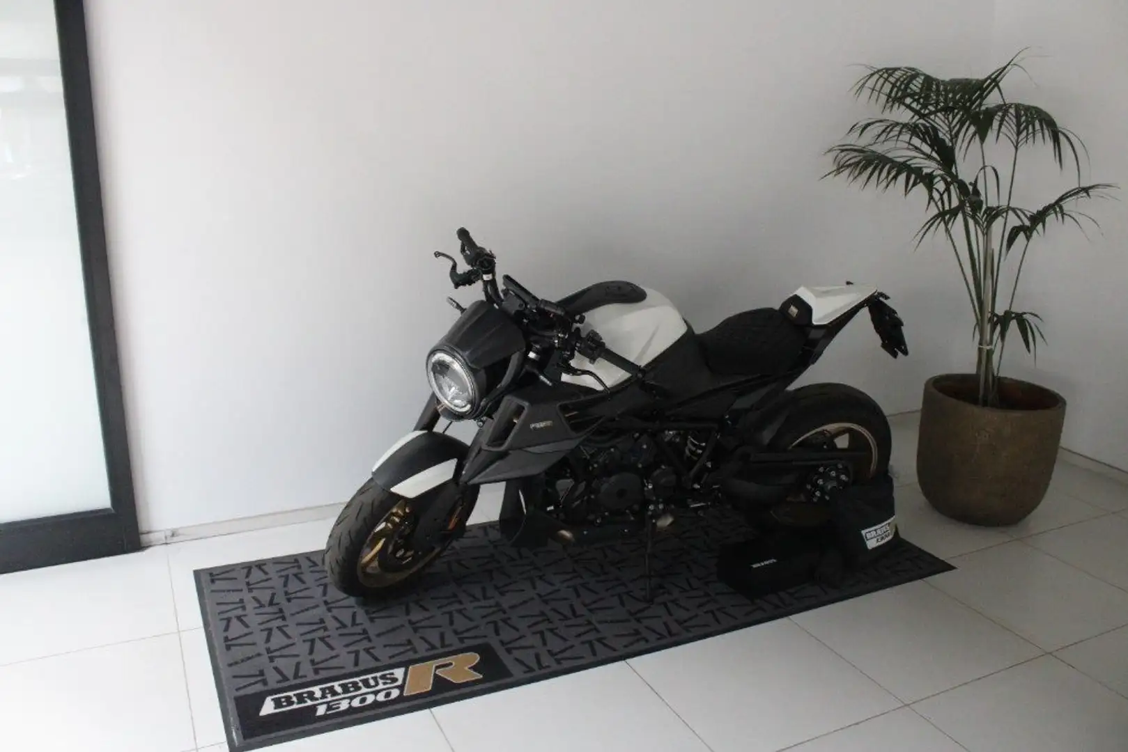 KTM 1290 Super Duke R BRABUS Bianco - 1