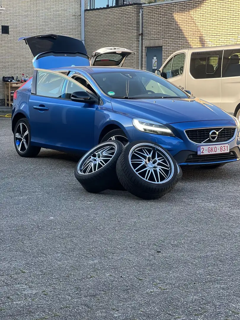 Volvo V40 Cross Country D3 2.0 diesel Azul - 1