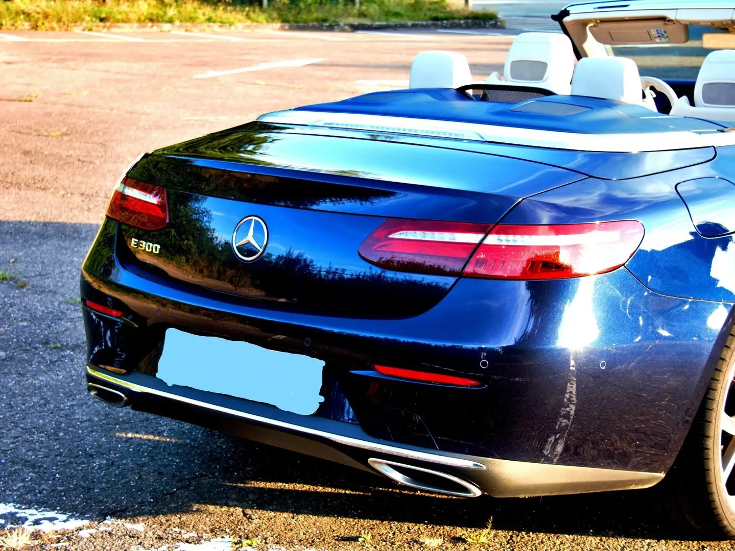 Mercedes-Benz E 300 Cabrio 9G-TRONIC Avantgarde - 2