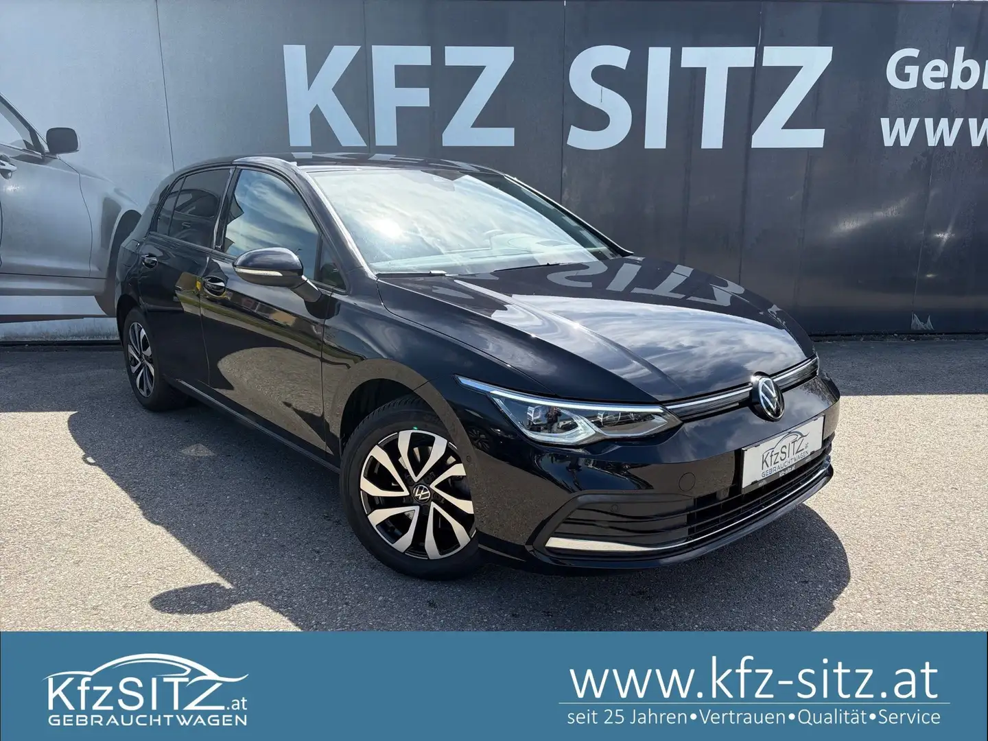 Volkswagen Golf 1,5 TSI ACT Active | NP: € 42.700 Schwarz - 1