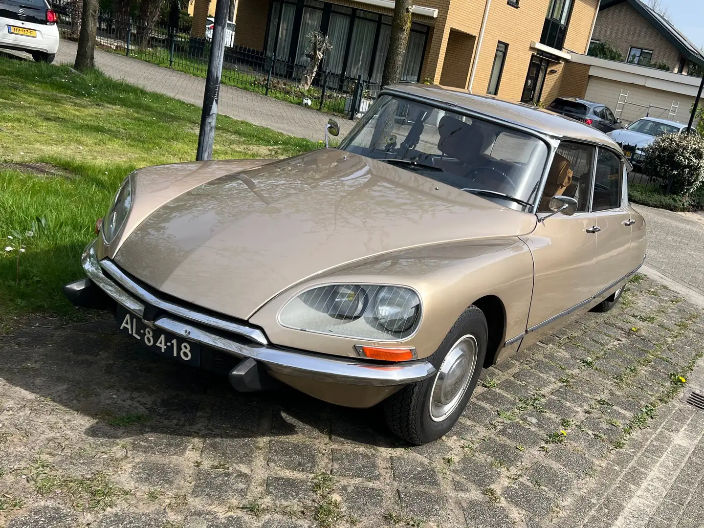 Citroen DS 21 Injection Electronique (IE) Half-Automaat Beige - 1