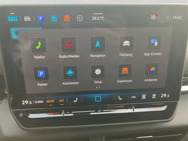 Volkswagen T-Roc view 12