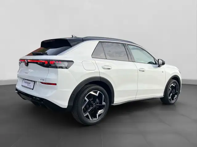 Volkswagen T-Roc view 3