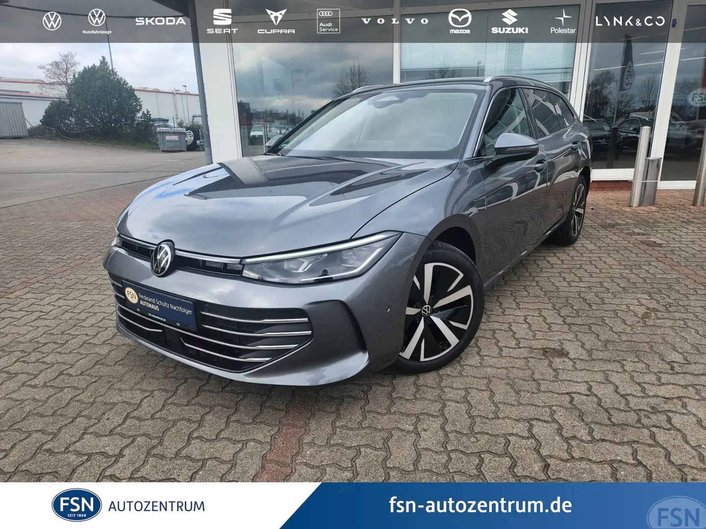 Volkswagen Passat Variant TDI Massage Matrix StHz Harman Kardon 360° HuD Šedá - 1