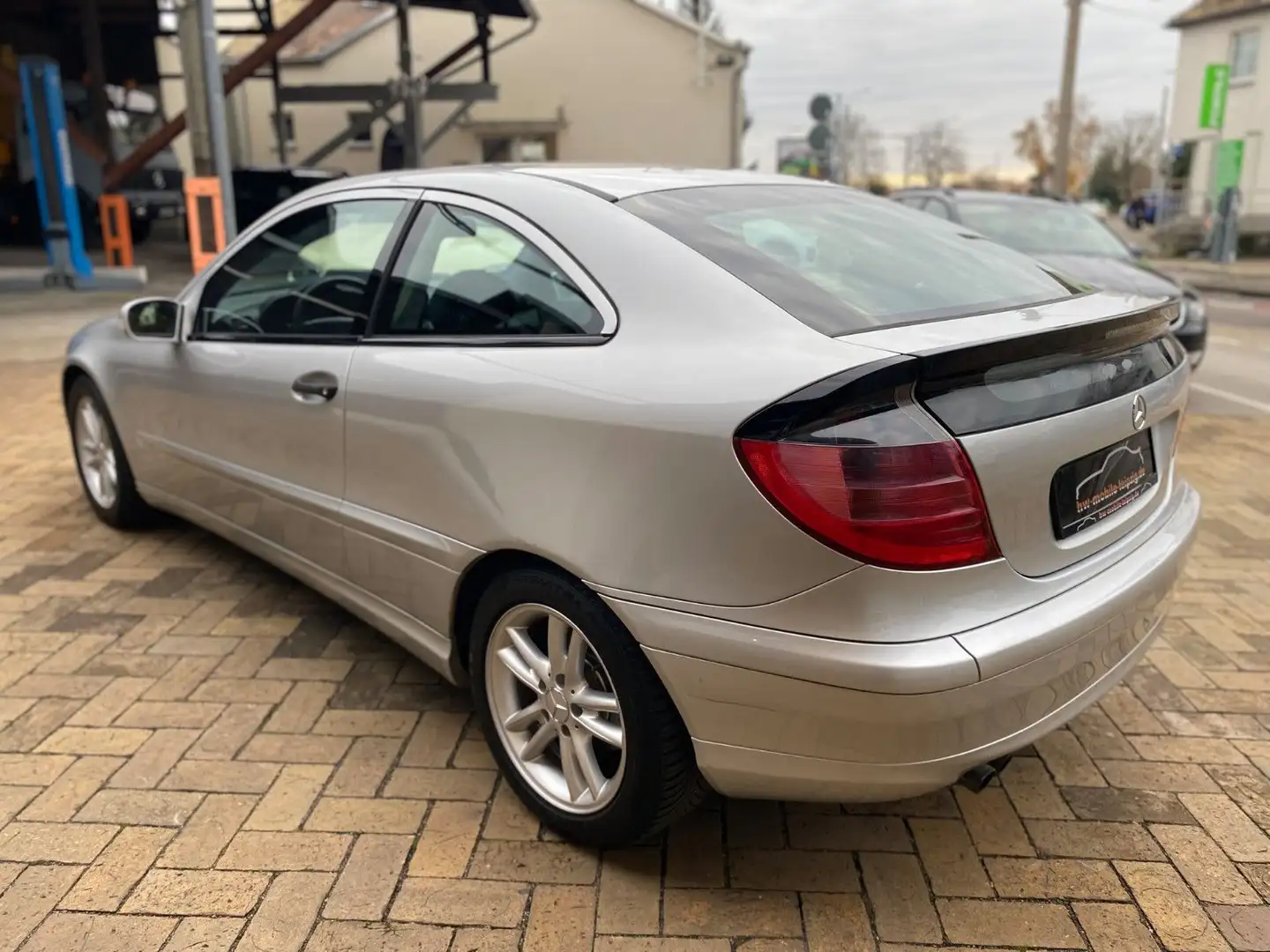 Mercedes-Benz C 180 Sportcoupé W203 Klima el. FH ABS ESP ... Grau - 2