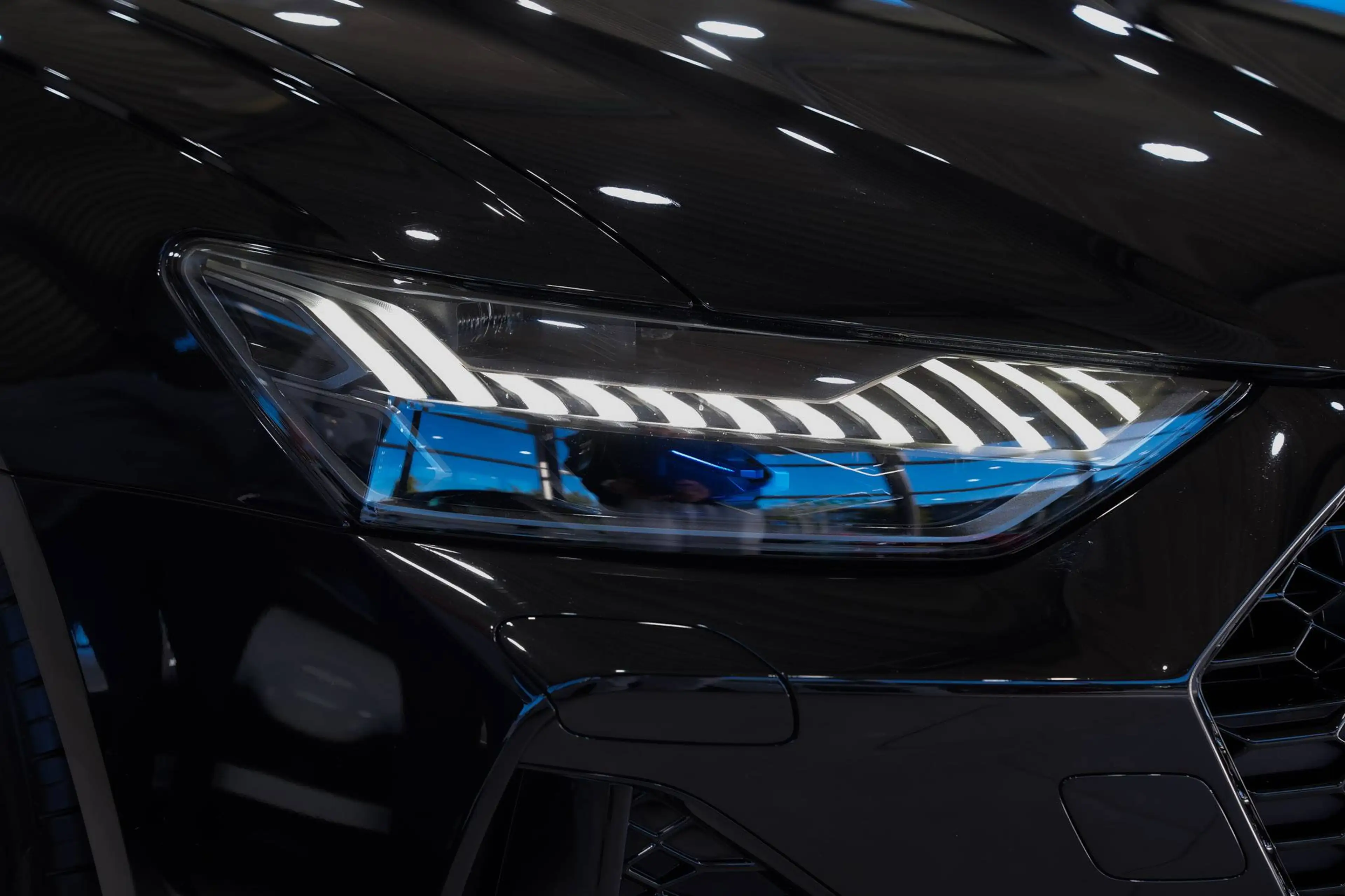 Audi RS6 Avant quattro*SPORTSITZE*KERAMIK*MATRIX*B&O* — photo 11