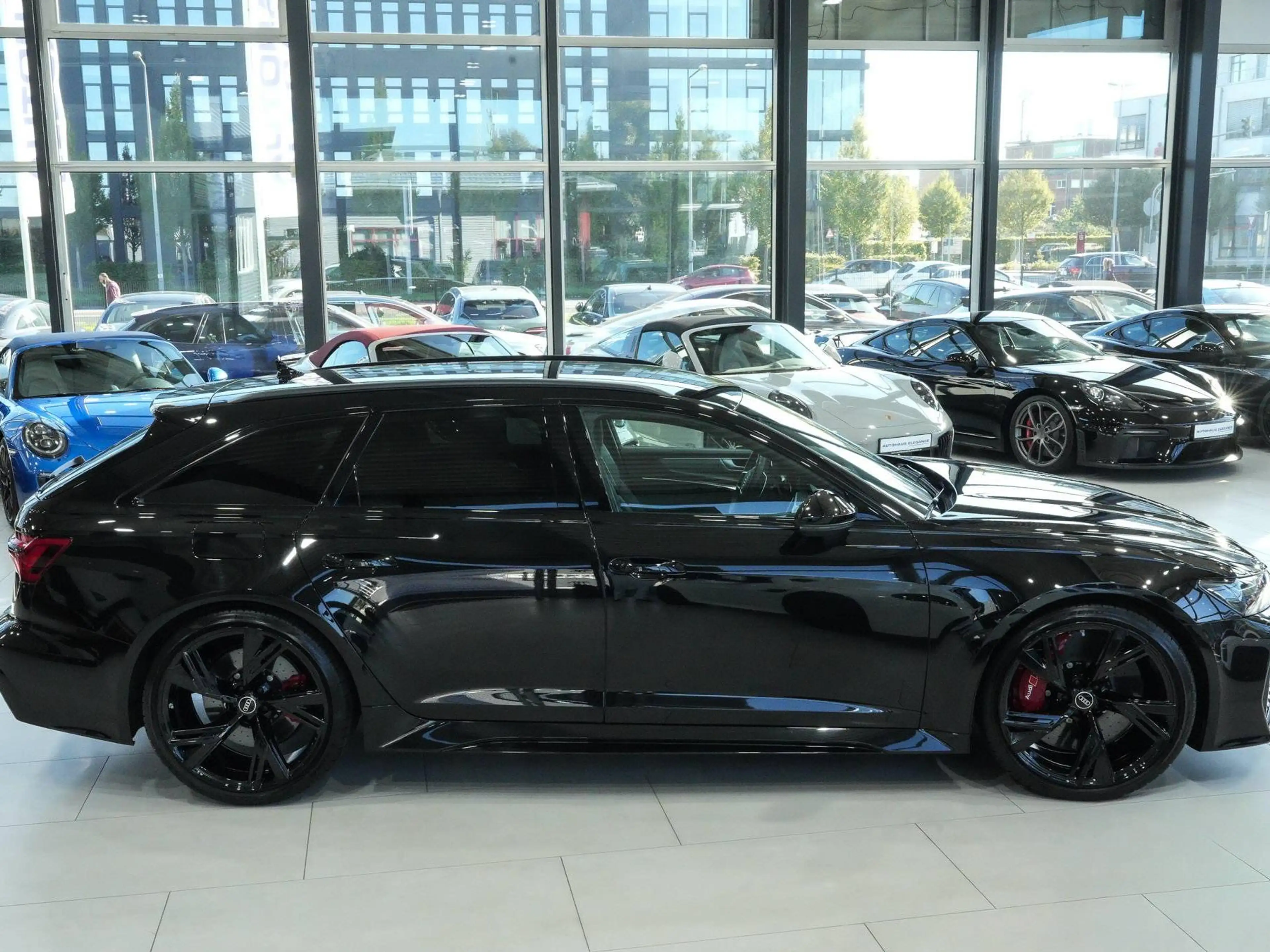 Audi RS6 Avant quattro*SPORTSITZE*KERAMIK*MATRIX*B&O* — photo 8