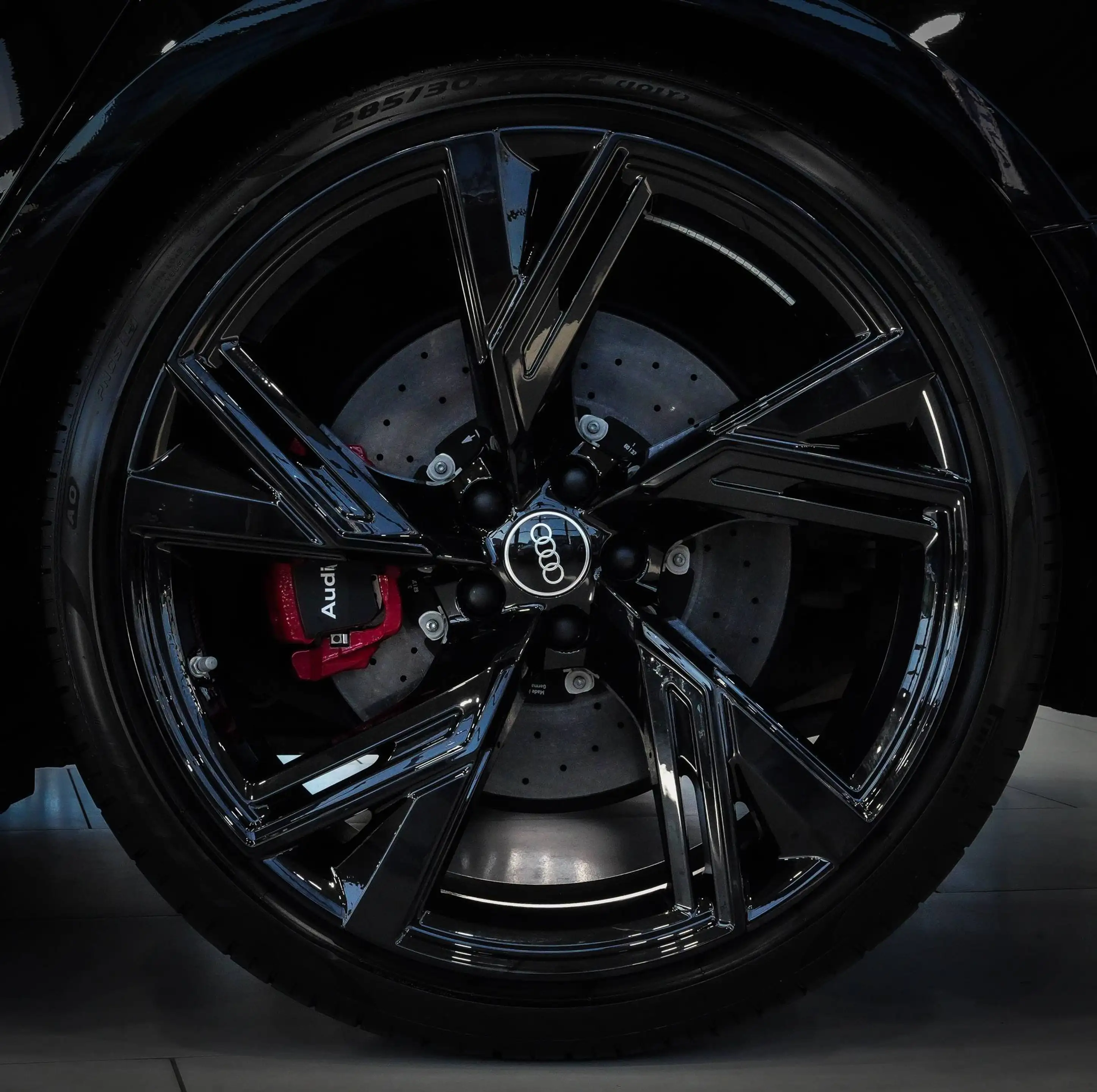 Audi RS6 Avant quattro*SPORTSITZE*KERAMIK*MATRIX*B&O* — photo 13