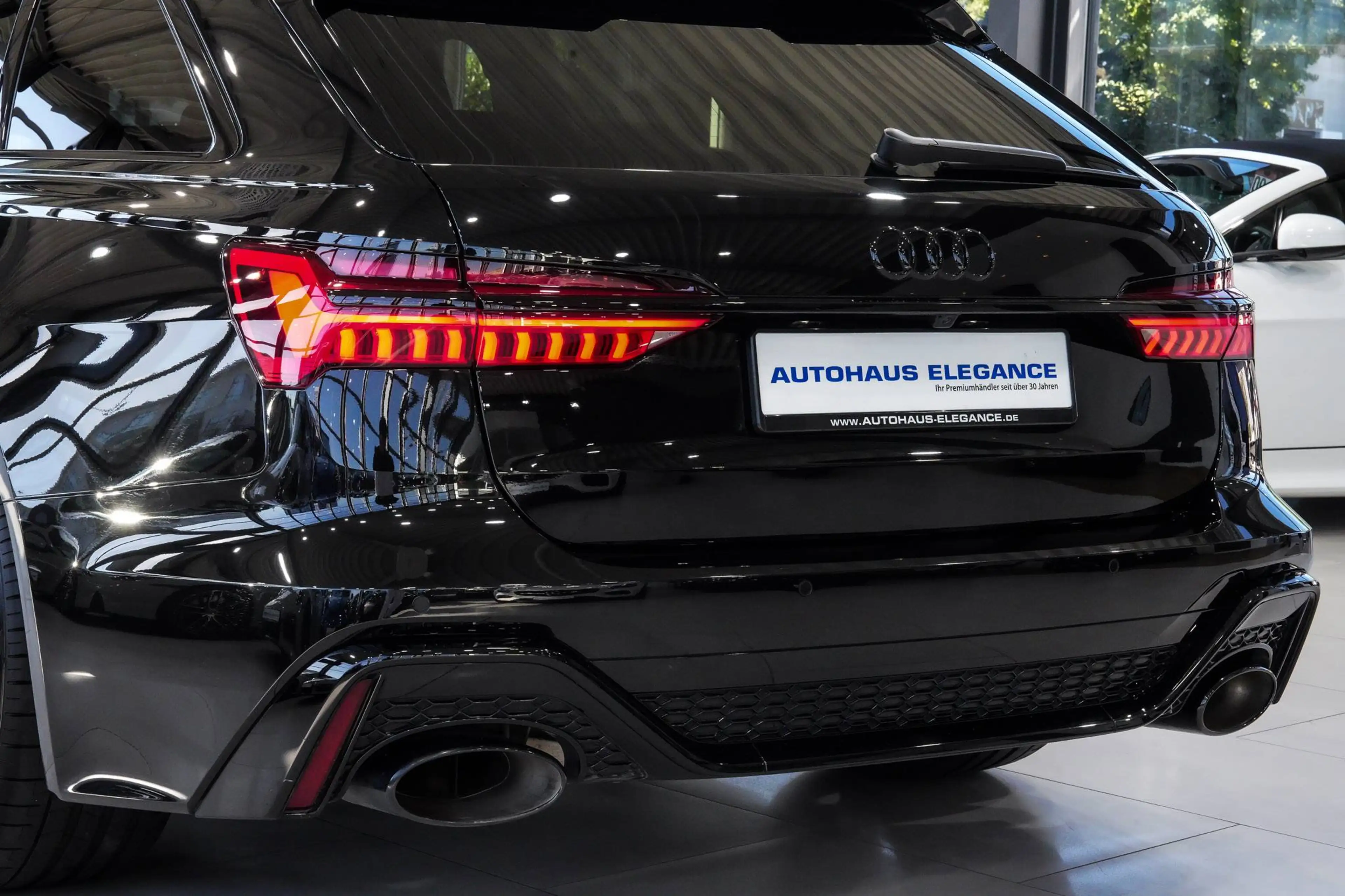 Audi RS6 Avant quattro*SPORTSITZE*KERAMIK*MATRIX*B&O* — photo 10