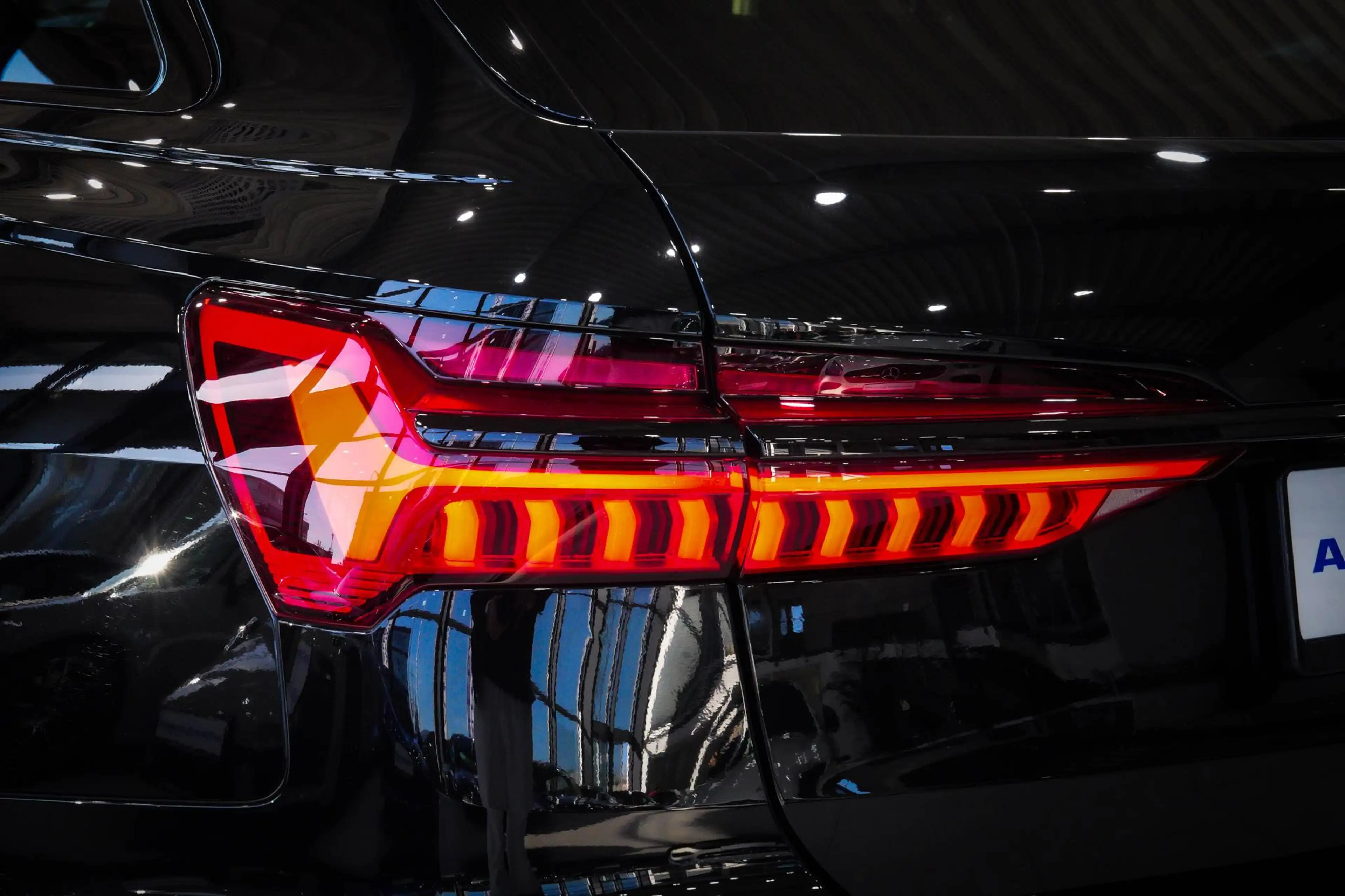 Audi RS6 Avant quattro*SPORTSITZE*KERAMIK*MATRIX*B&O* — photo 12