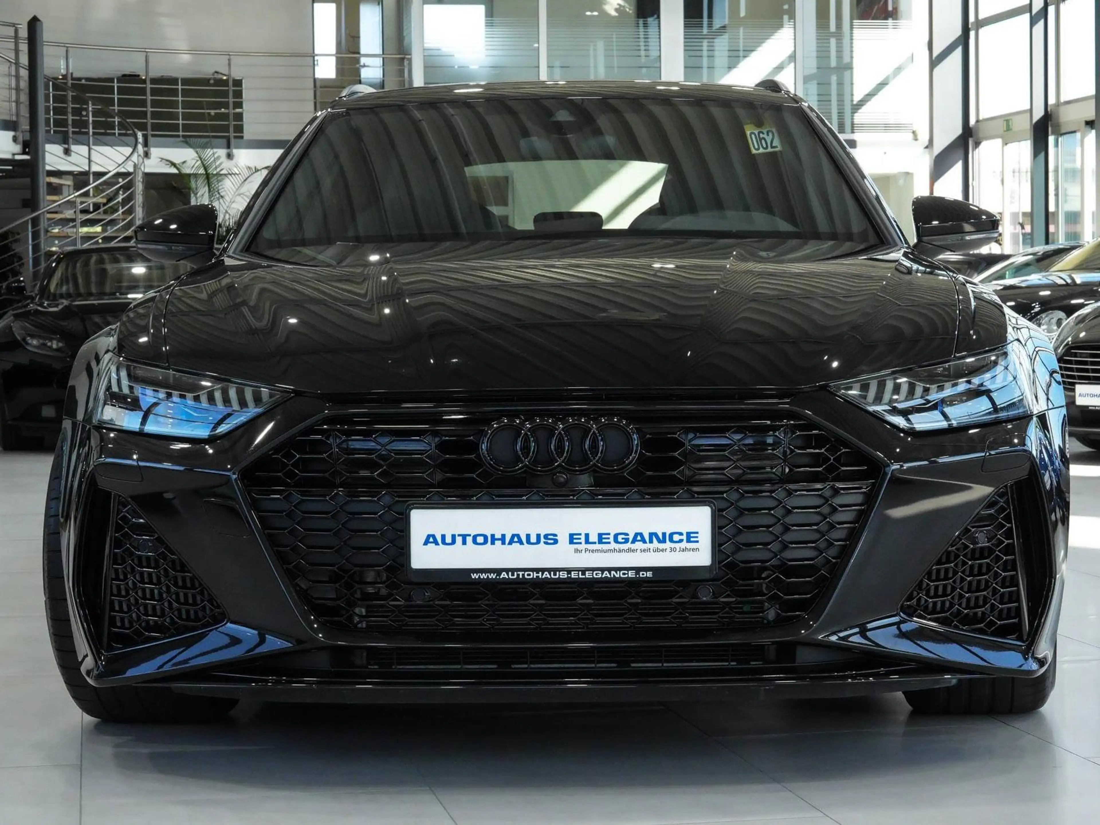 Audi RS6 Avant quattro*SPORTSITZE*KERAMIK*MATRIX*B&O* — photo 4