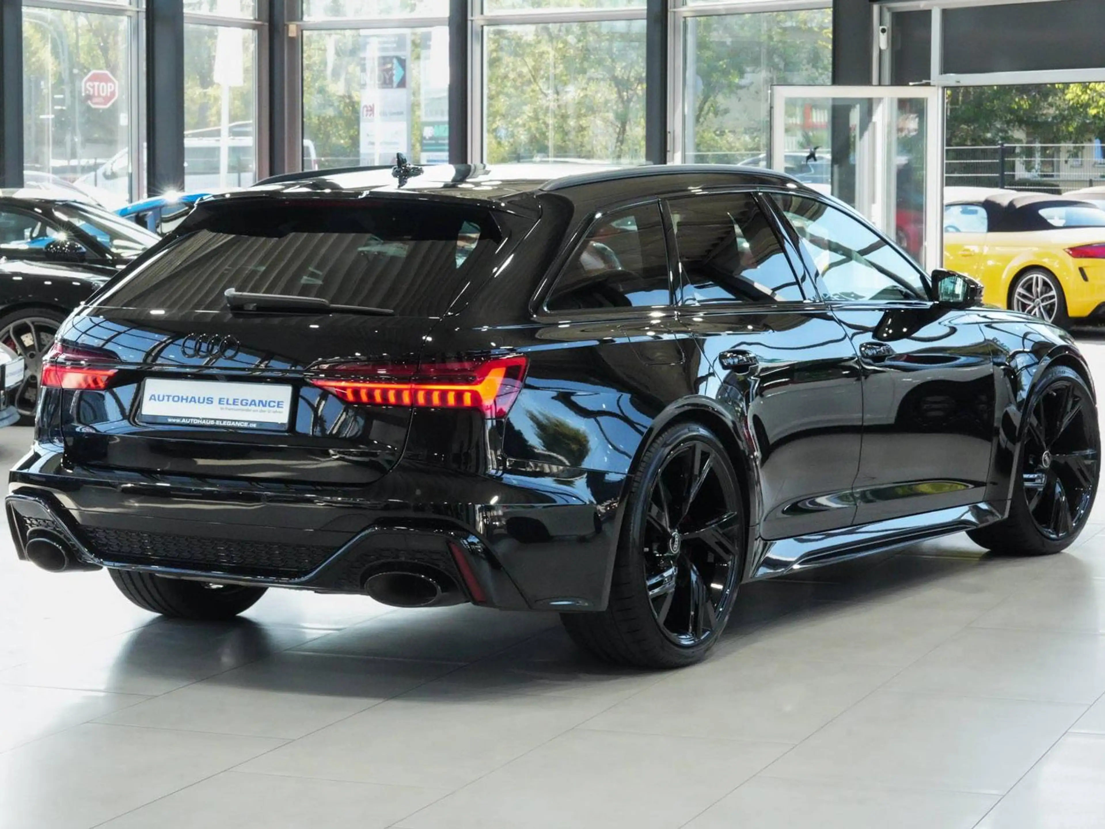 Audi RS6 Avant quattro*SPORTSITZE*KERAMIK*MATRIX*B&O* — photo 2