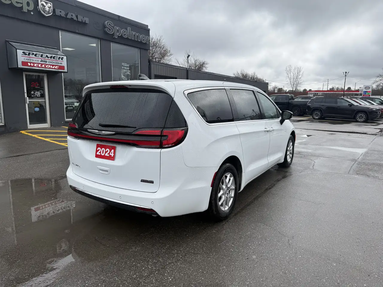 Chrysler Pacifica снимка Chrysler Pacifica