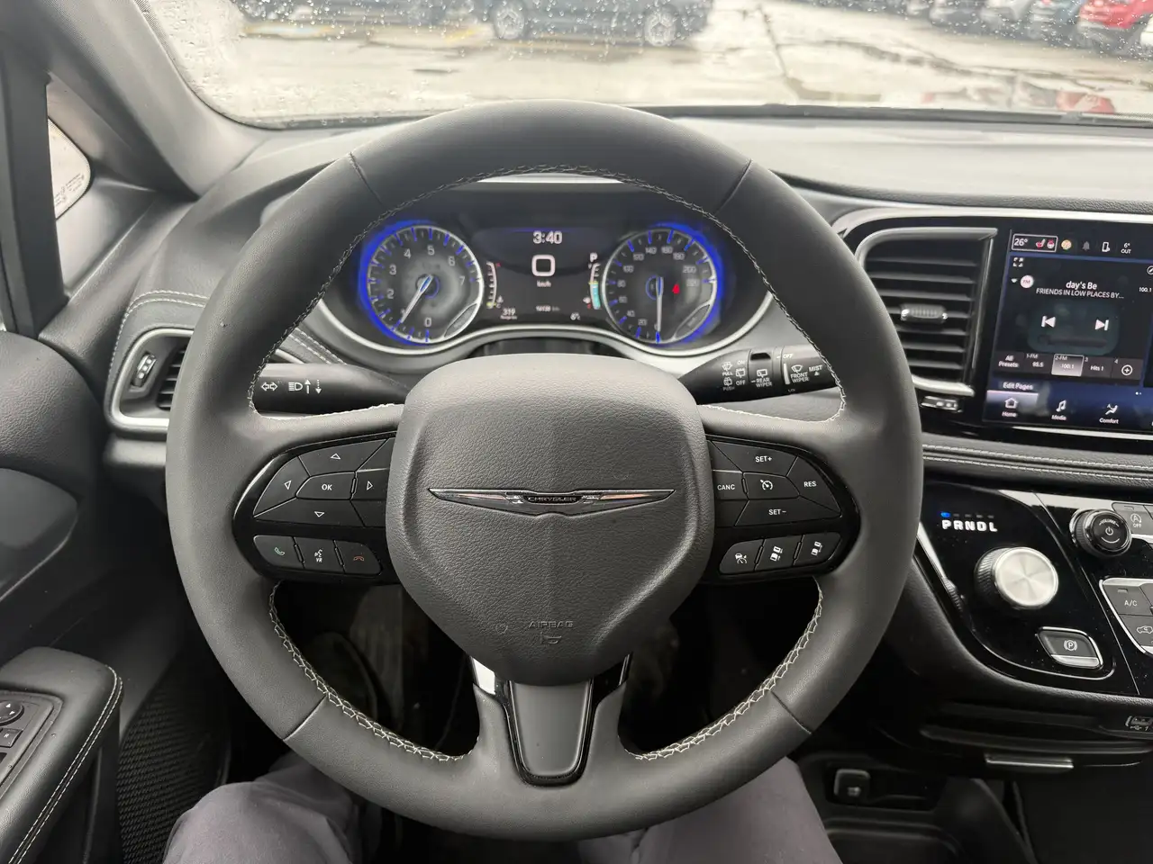 Chrysler Pacifica снимка Chrysler Pacifica