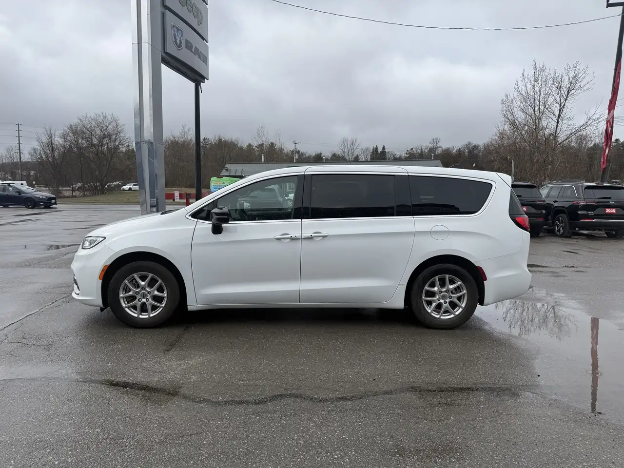 Chrysler Pacifica снимка Chrysler Pacifica