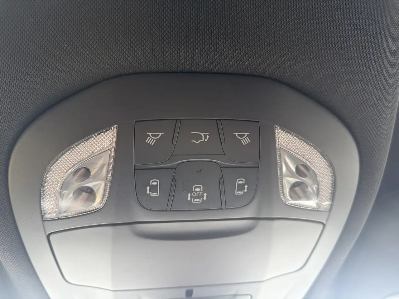 Chrysler Pacifica снимка Chrysler Pacifica