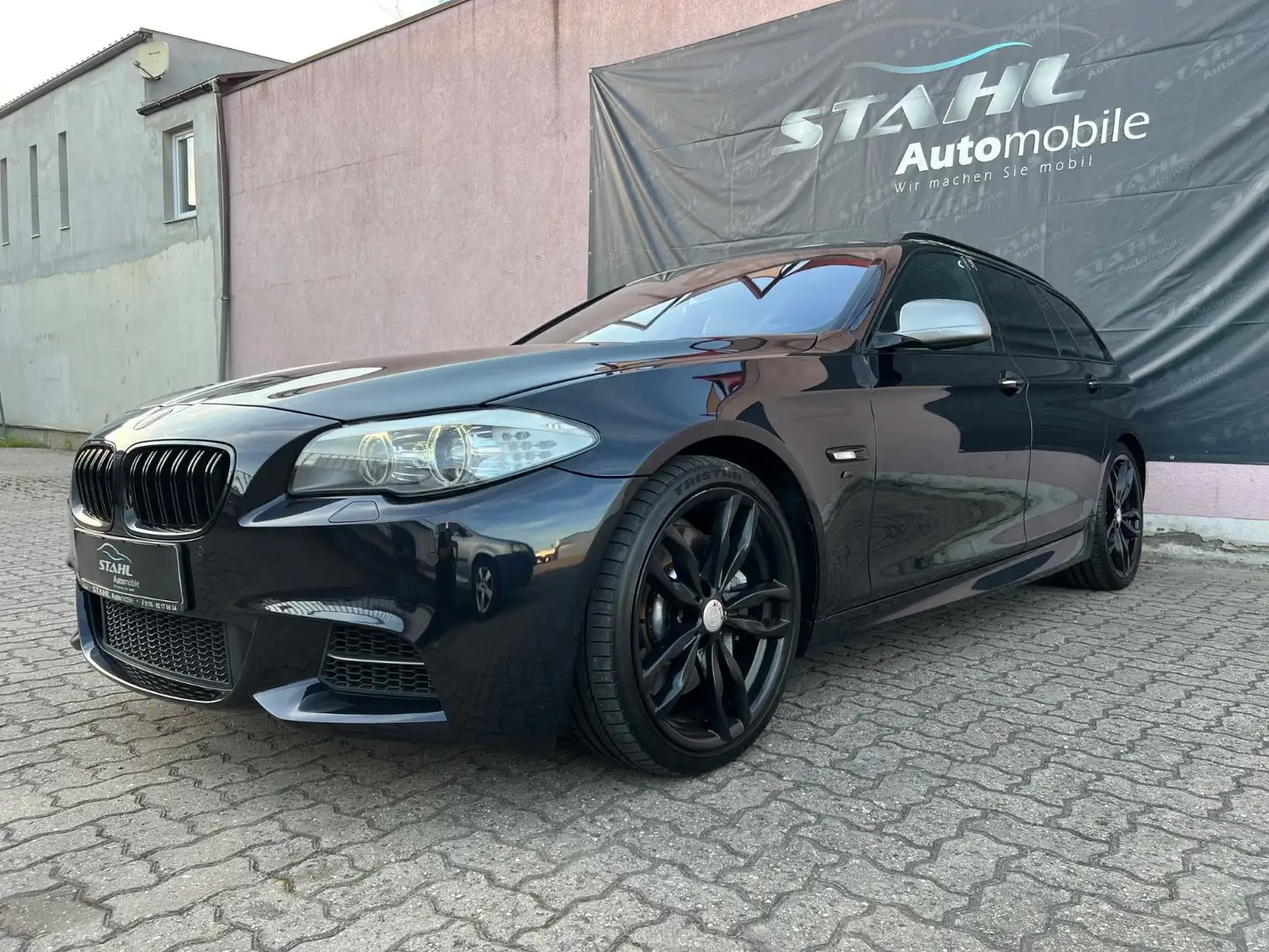 BMW 550 M550 d xDrive*HuD*Softclose*Keyless*Kamera*Top! Schwarz - 1