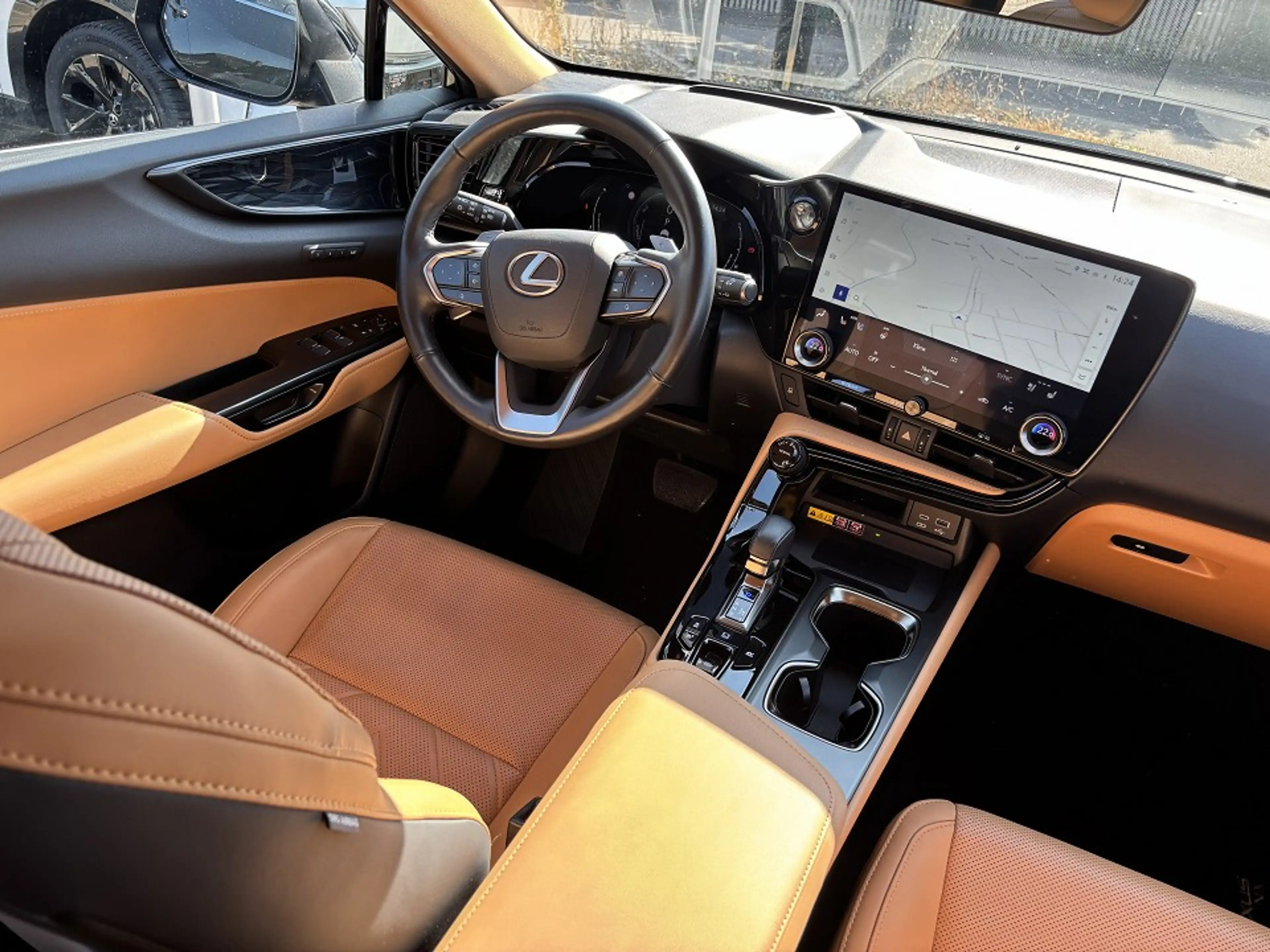 Lexus NX 350h Executive Line E-Four Head-up 360°-Kamera — photo 14