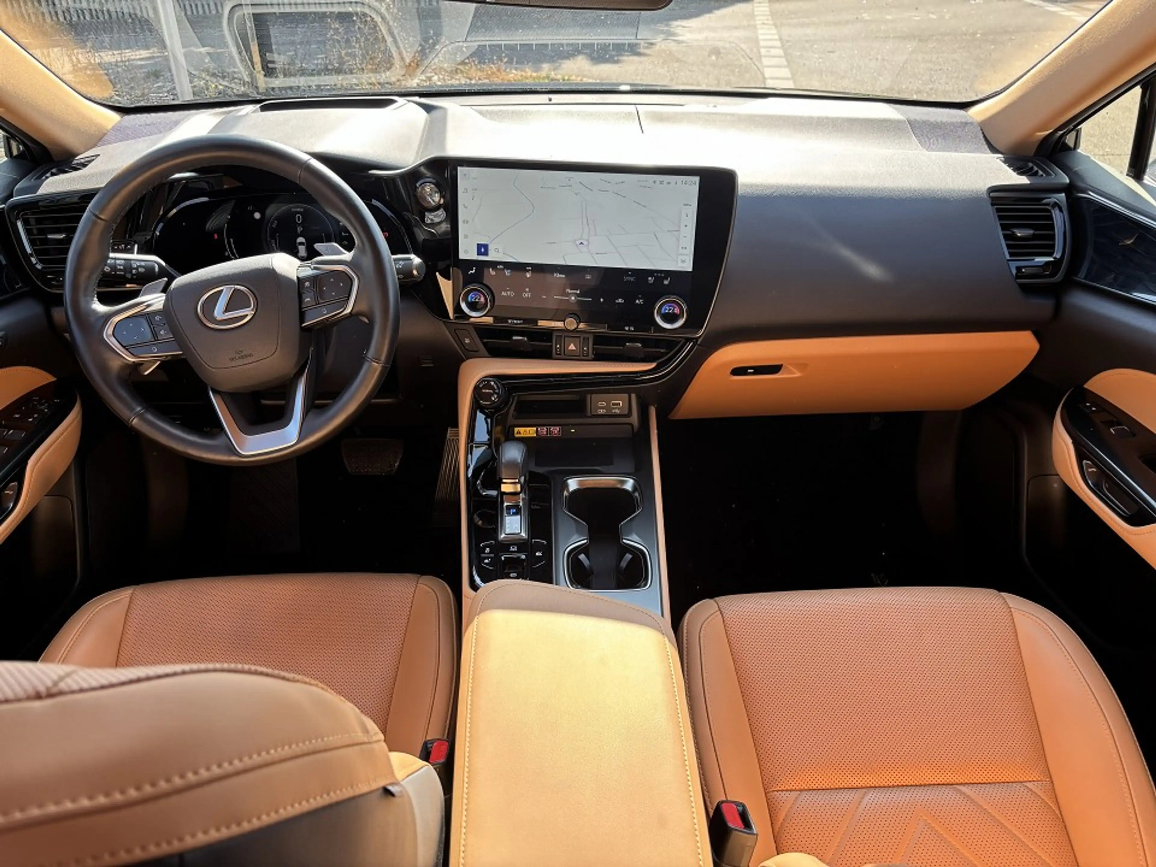 Lexus NX 350h Executive Line E-Four Head-up 360°-Kamera — photo 13